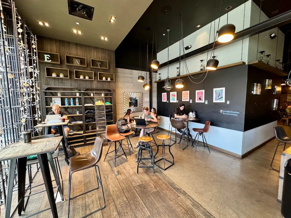 Wide view of the tables and seating at Island Brew Coffeehouse Ala Moana